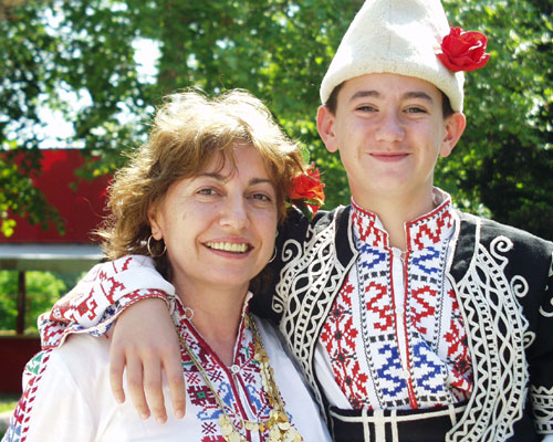 Участие в Първия национален събор на хороигралците-любители в България "ПРАЗНИК НА ХОРОТО" АЛБЕНА 2008